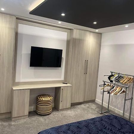 كينغستون أبون هول 1 Bedroom Flat, Fully Furnished المظهر الخارجي الصورة
