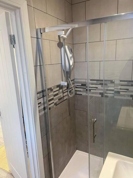 كينغستون أبون هول 1 Bedroom Flat, Fully Furnished المظهر الخارجي الصورة