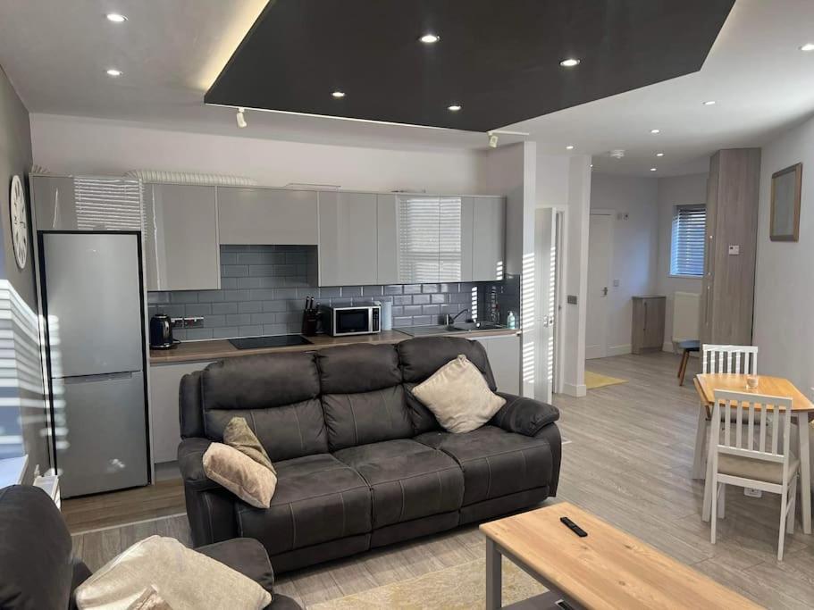 كينغستون أبون هول 1 Bedroom Flat, Fully Furnished المظهر الخارجي الصورة